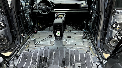 Штатная шумоизоляция Джили Монжаро