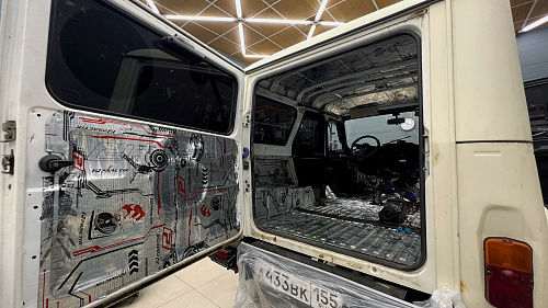 Виброизоляция пятой двери УАЗ Хантер